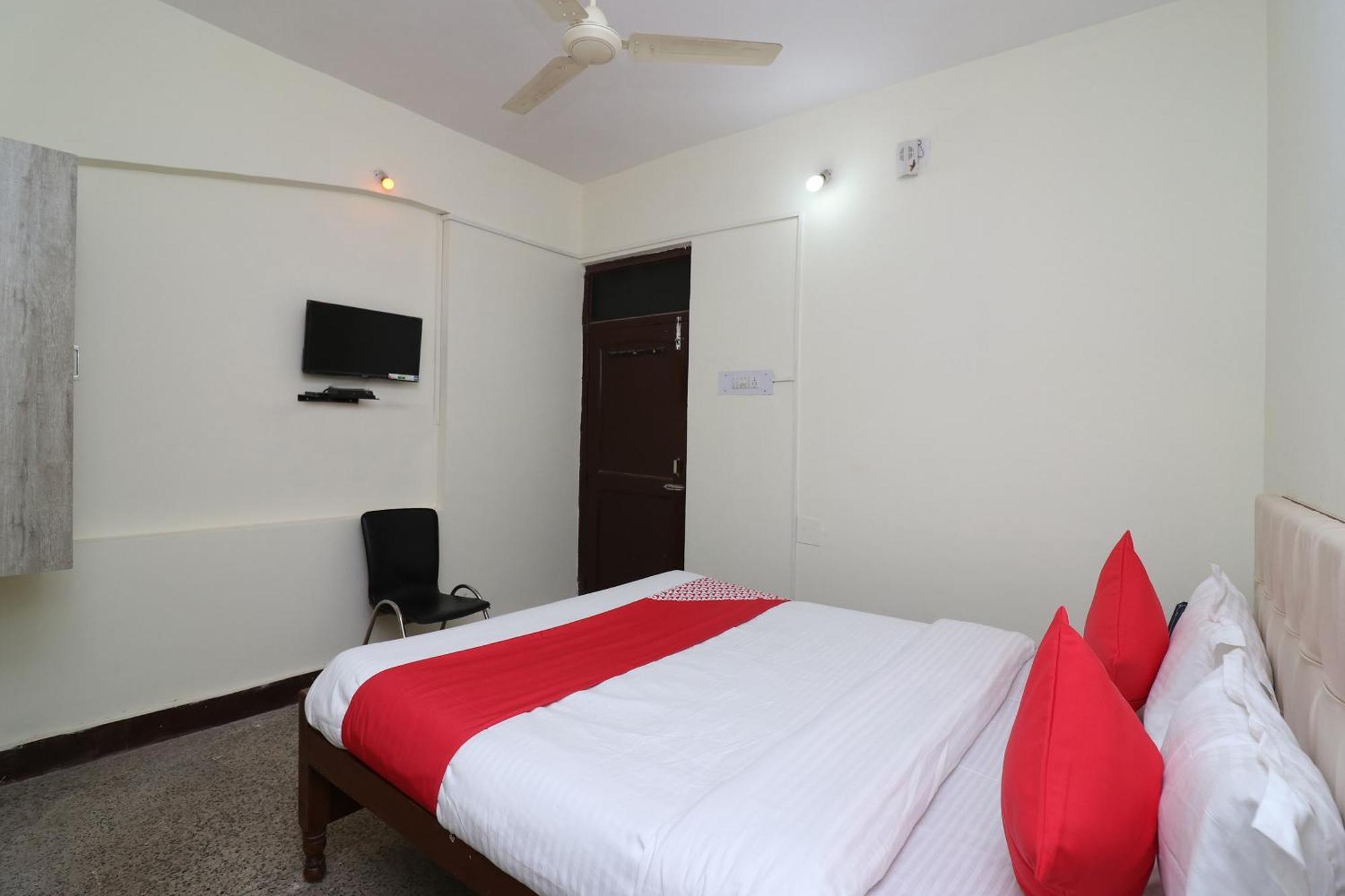 Hotel Shreya Bhubaneswar Bagian luar foto