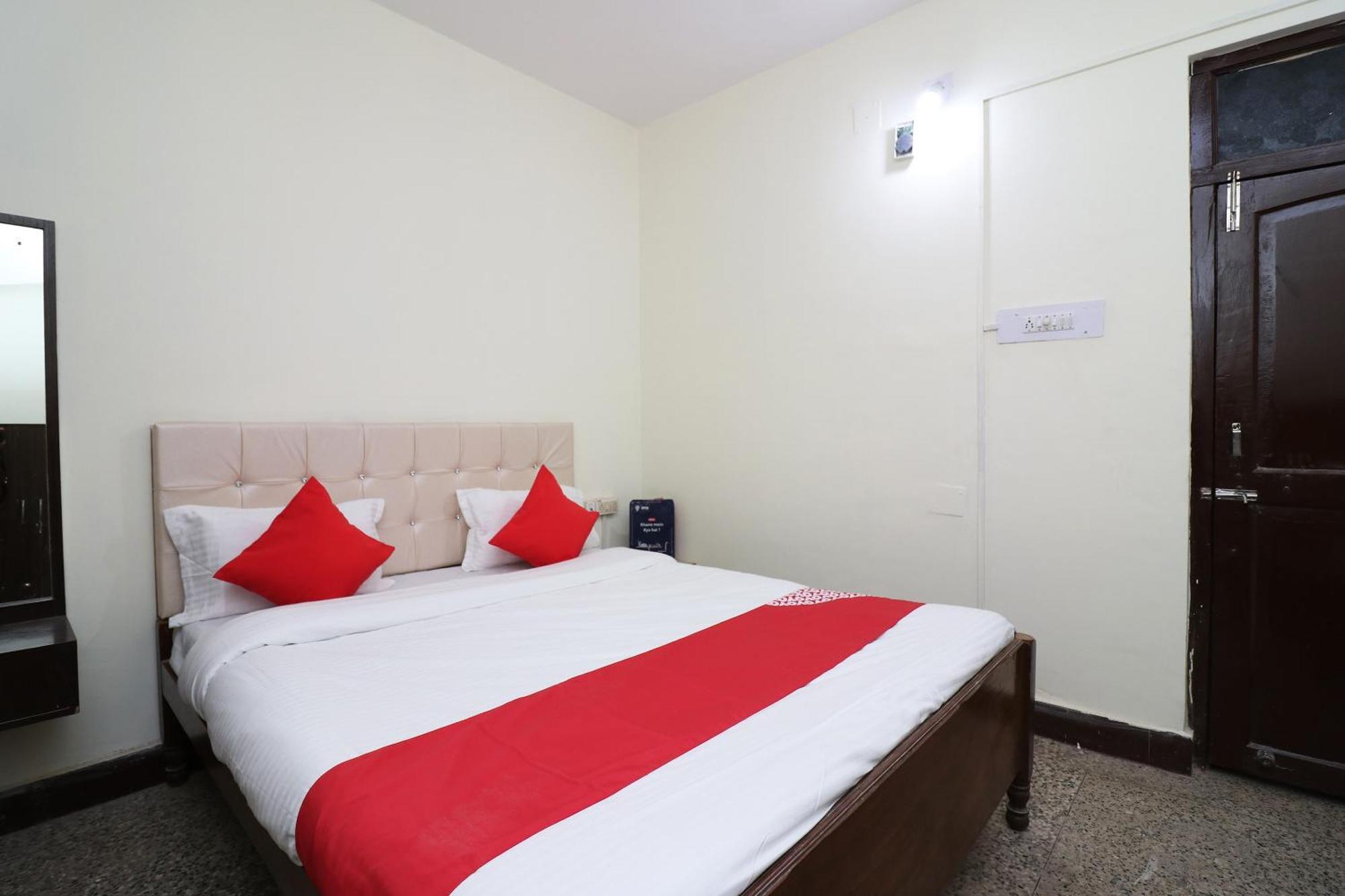 Hotel Shreya Bhubaneswar Bagian luar foto