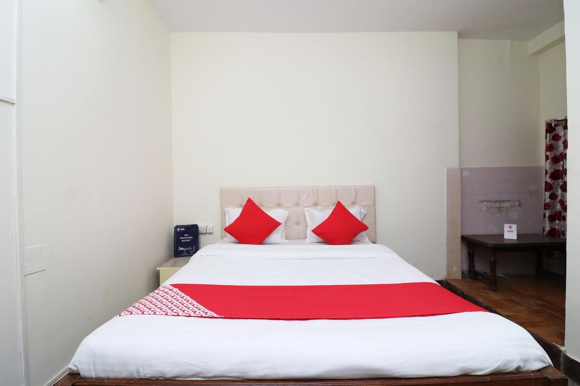Hotel Shreya Bhubaneswar Bagian luar foto