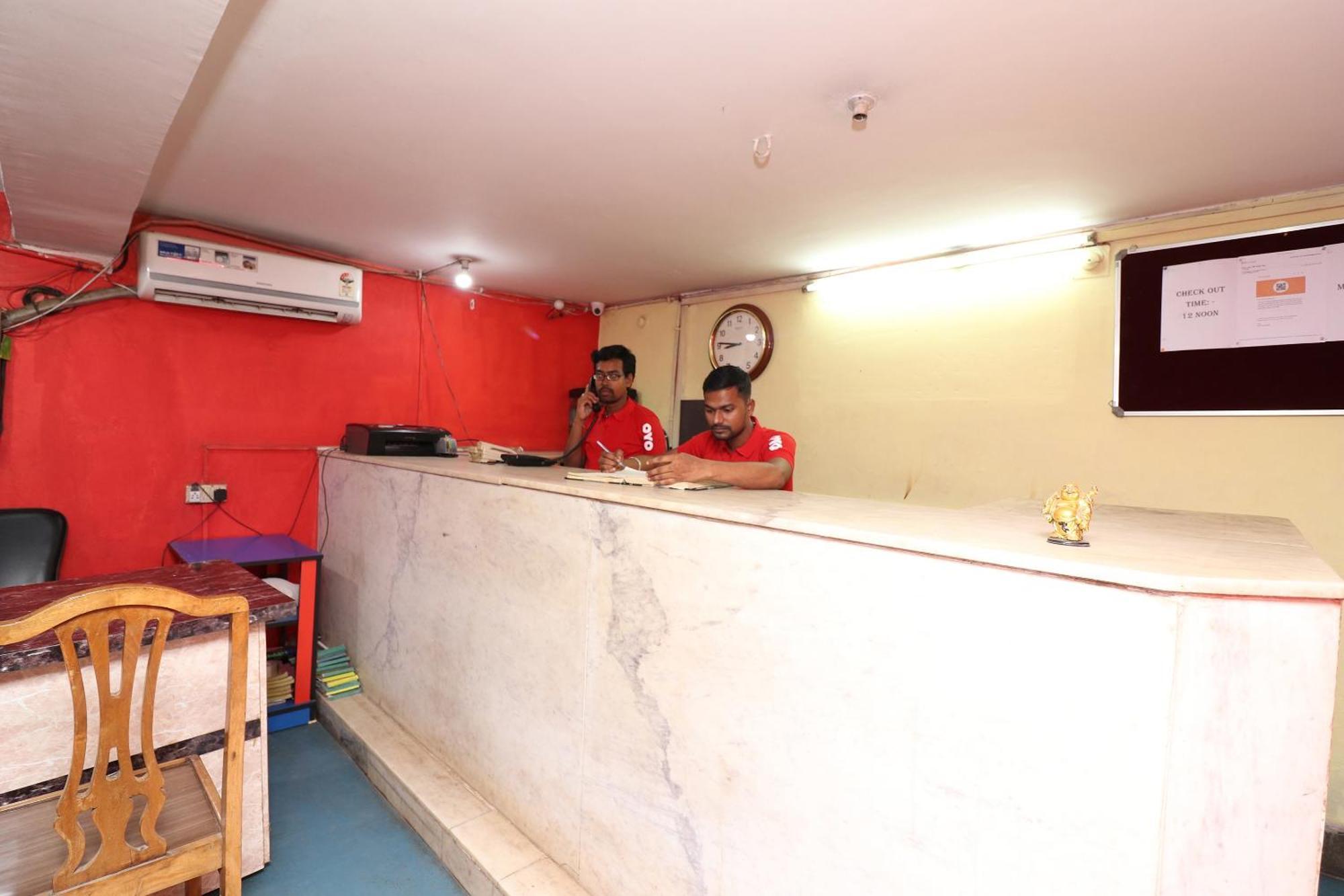 Hotel Shreya Bhubaneswar Bagian luar foto